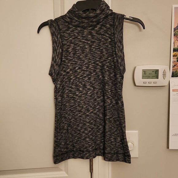 Postmark by Anthropologie Gray Sleeveless Cowlneck Shirt Top Size M - Picture 1 of 5